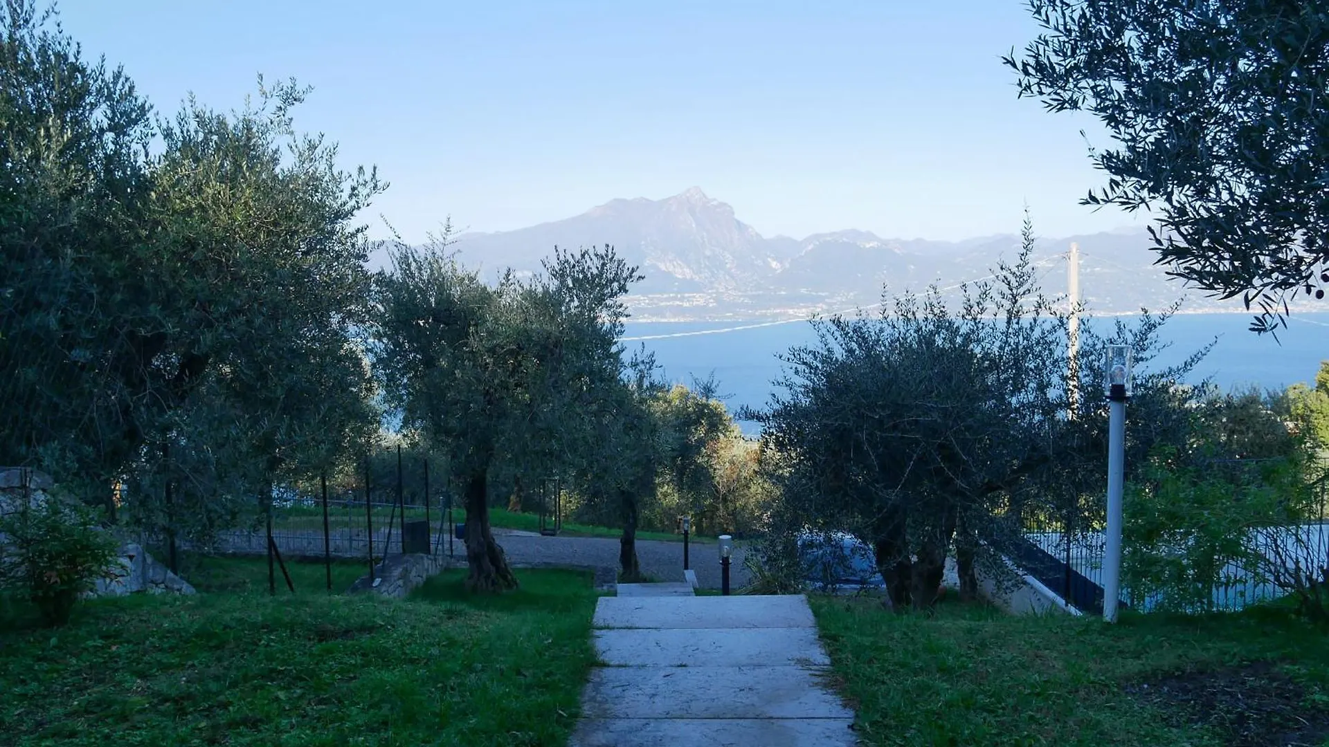 Redhouse Benaco ile iletişim